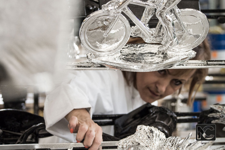 Metallizzazione ad alto vuoto degli oggetti stampati